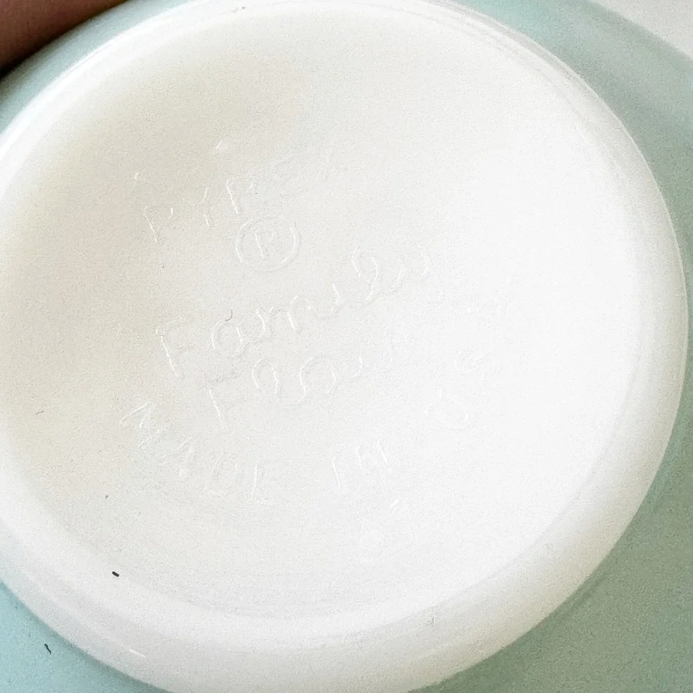 Pyrex set four